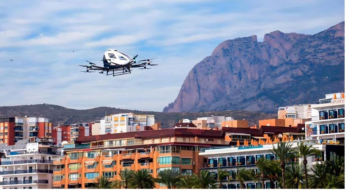 Aerotaxi no tripulado con tecnología de ITG sobrevuela el cielo de Benidorm.