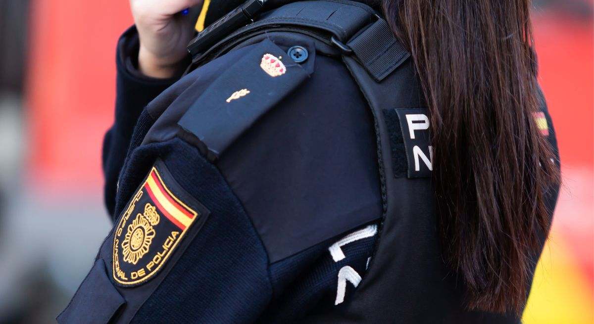 policia-nacional-regla-tueller-dreamstime.jpg
