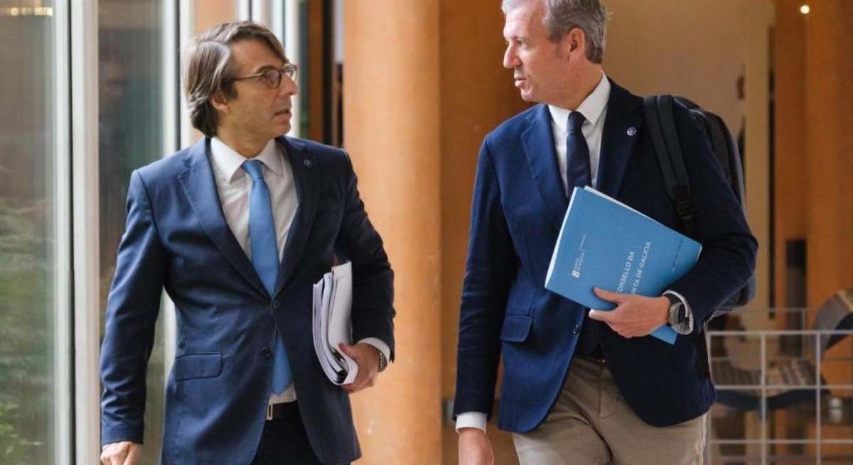El conselleiro de Facenda, Miguel Corgos, y el presidente de la Xunta, Alfonso Rueda.
