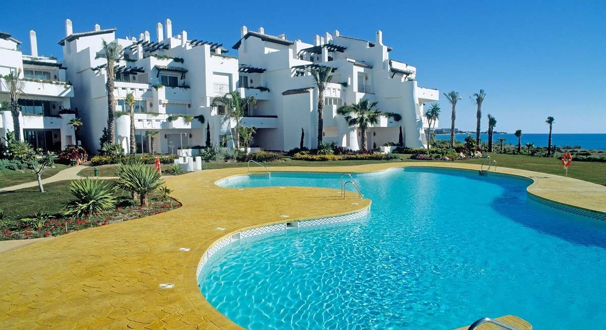 Vista de una urbanización en una zona costera