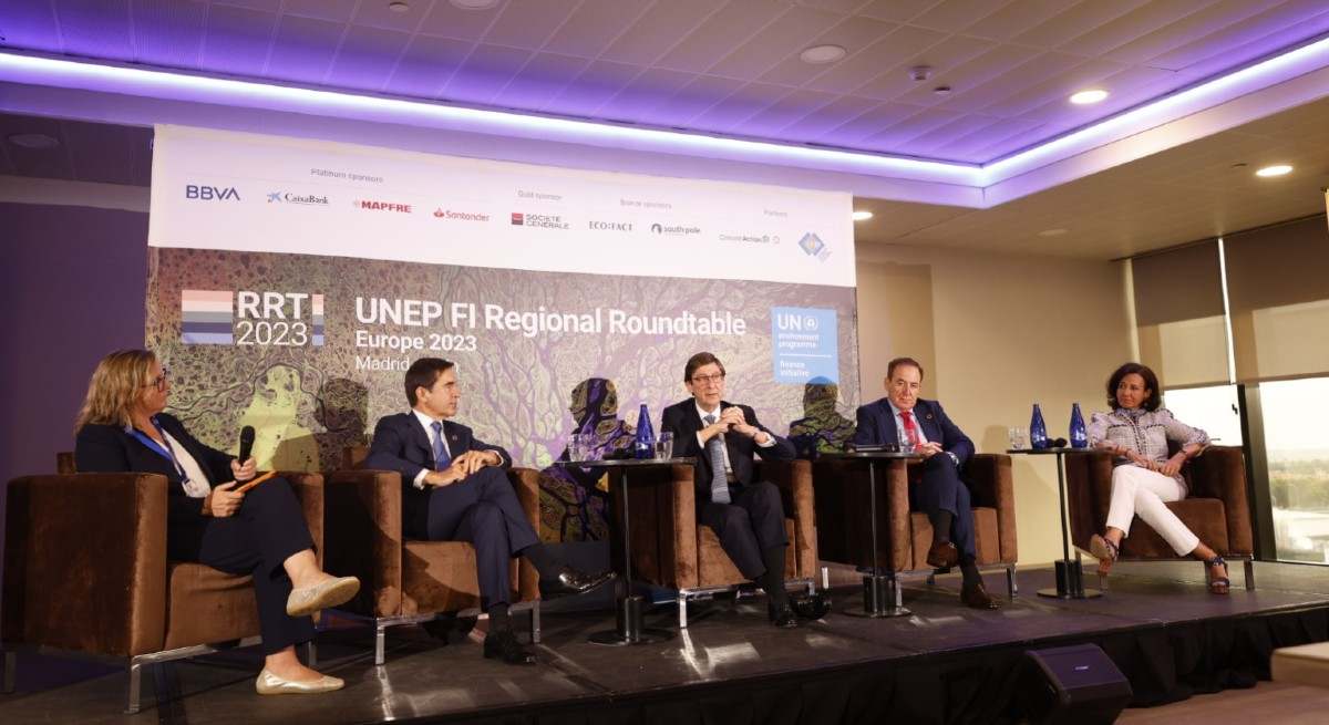 Botin-y-otros-en-UNEP-FI-1200.jpg