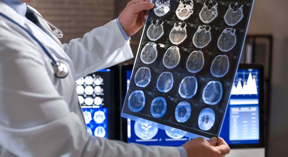 La neurología es la especialidad médica que tiene competencia en el estudio del sistema nervioso