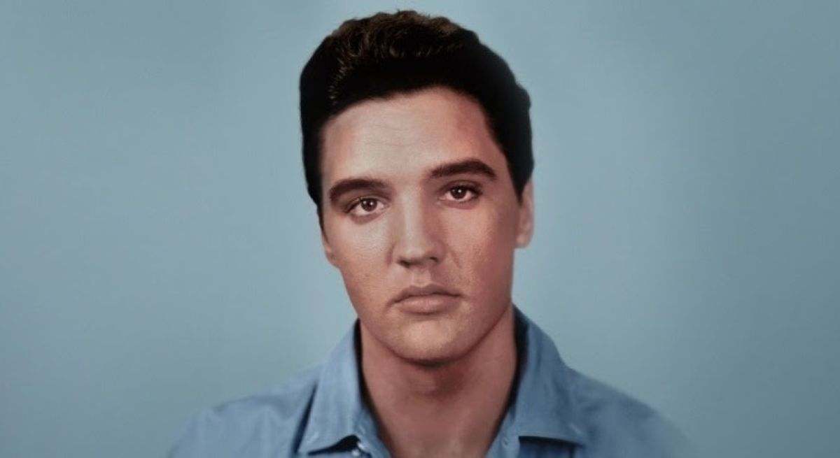 Salen a la luz fotos de la nieta de 16 años de Elvis Presley en las que parece "la viva imagen" del icono del rock