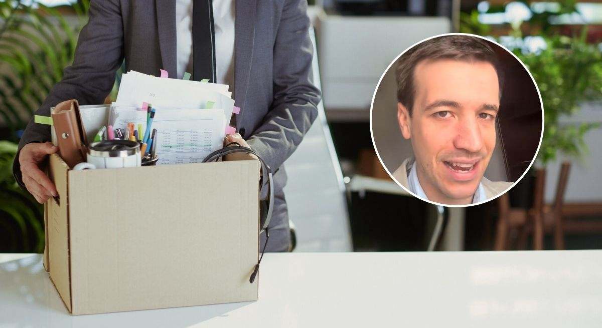 Trabajador recogiendo sus pertenencias