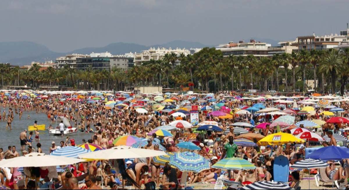 Turistas en la playa
