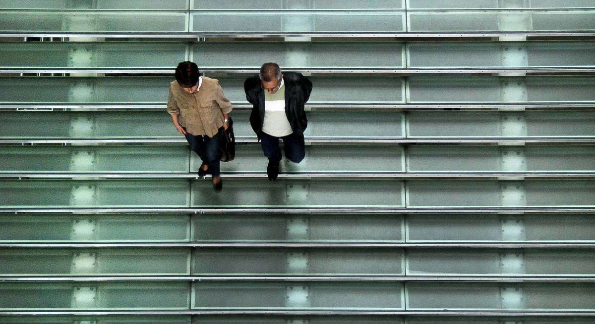 empresa-escaleras-istock.jpg