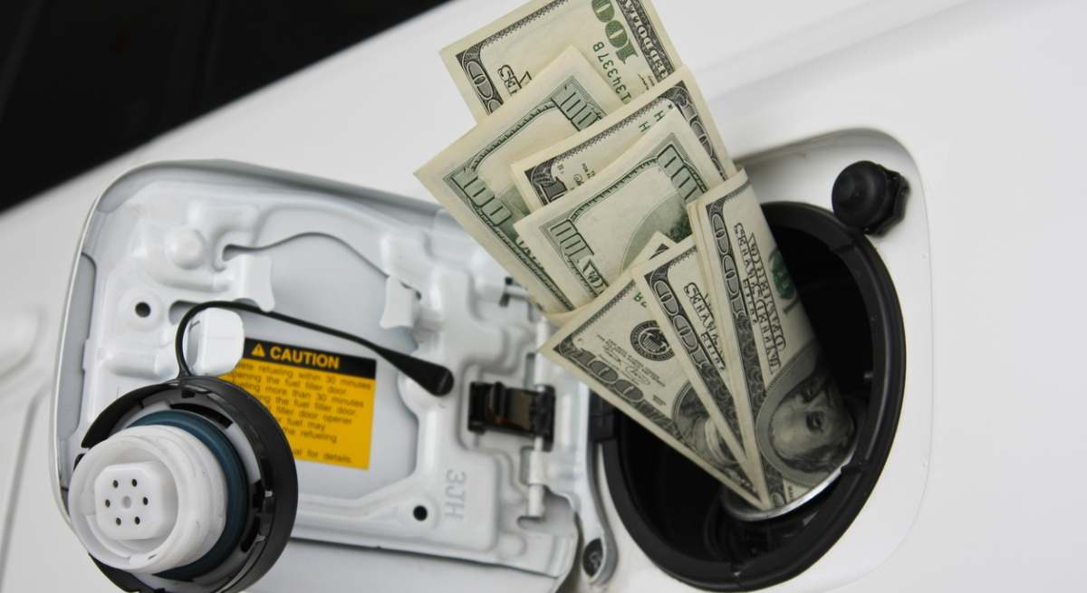 dolar-gasolina-istock.jpg