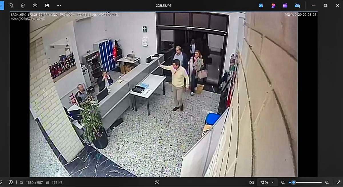 La imagen facilitada por la Generalitat de Carlos Mazón entrando al CECOPI.