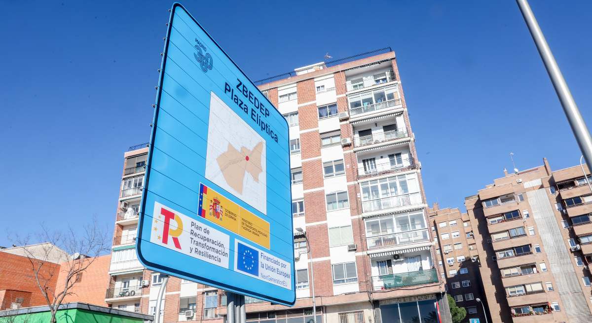 EuropaPress_4903453_cartel_anuncia_zona_bajas_emisiones_zbe_plaza_eliptica_enero_2023_madrid-1.jpg