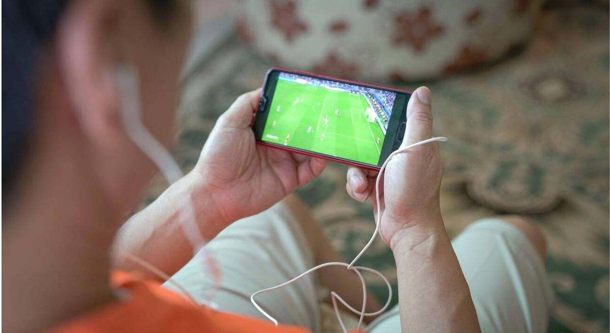 Comienzan a llegar las primeras multas por ver el futbol en pirata con una IPTV: pueden ser de hasta 5.000 euros