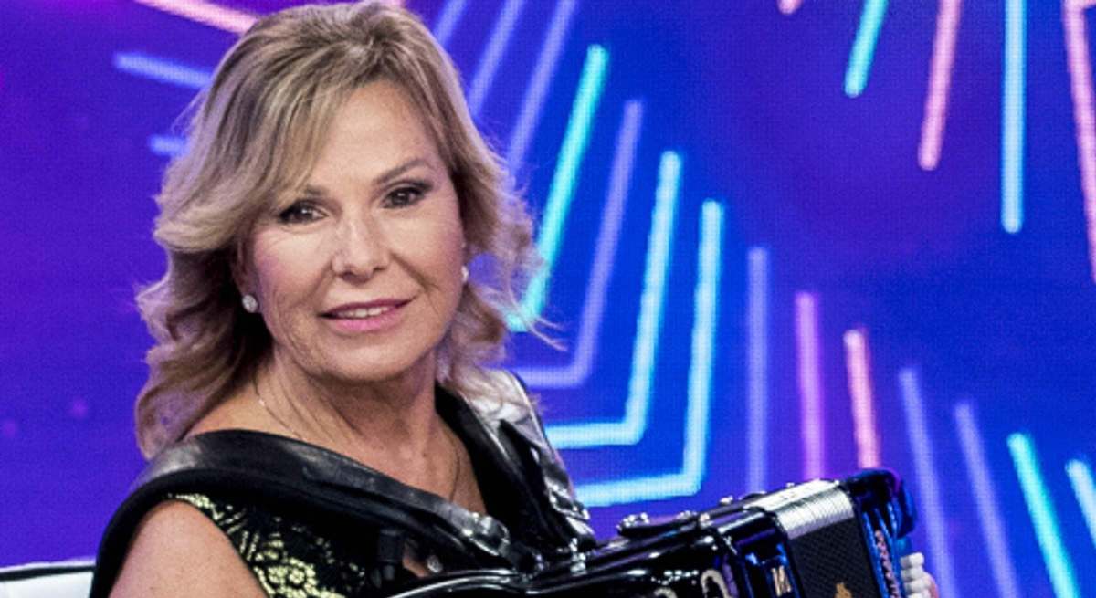 María Jesús y su acordeón ingresada 