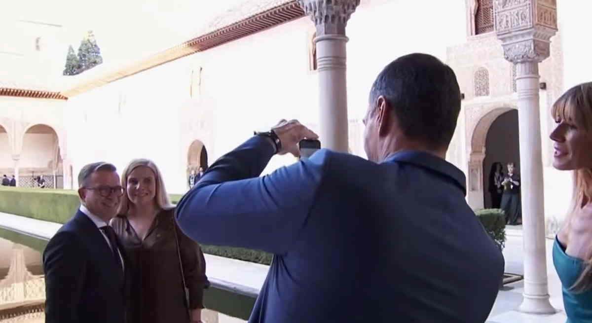 sanchez-selfie-1200-1-1-11.jpg