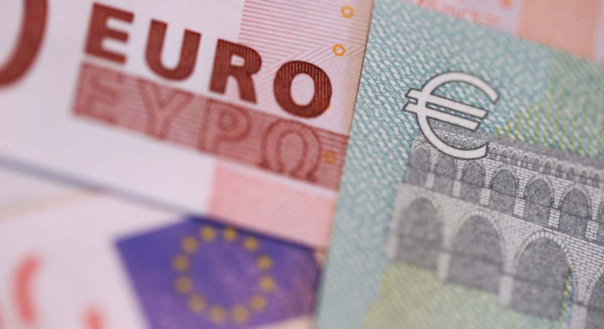 billetes euro economia eurozona previsiones BCE