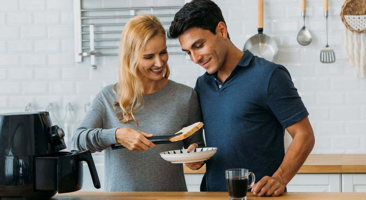 Si usas mucho la freidora de aire ten cuidado con este gran error que comete la mayoría: "Reduce la calidad de los alimentos"