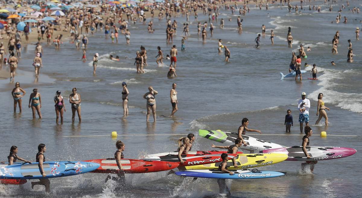 turistas-playa-verano-efe.jpg