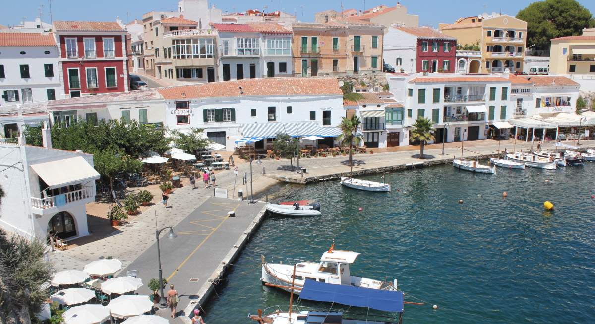 arrecife-menorca-dreamstime.jpg