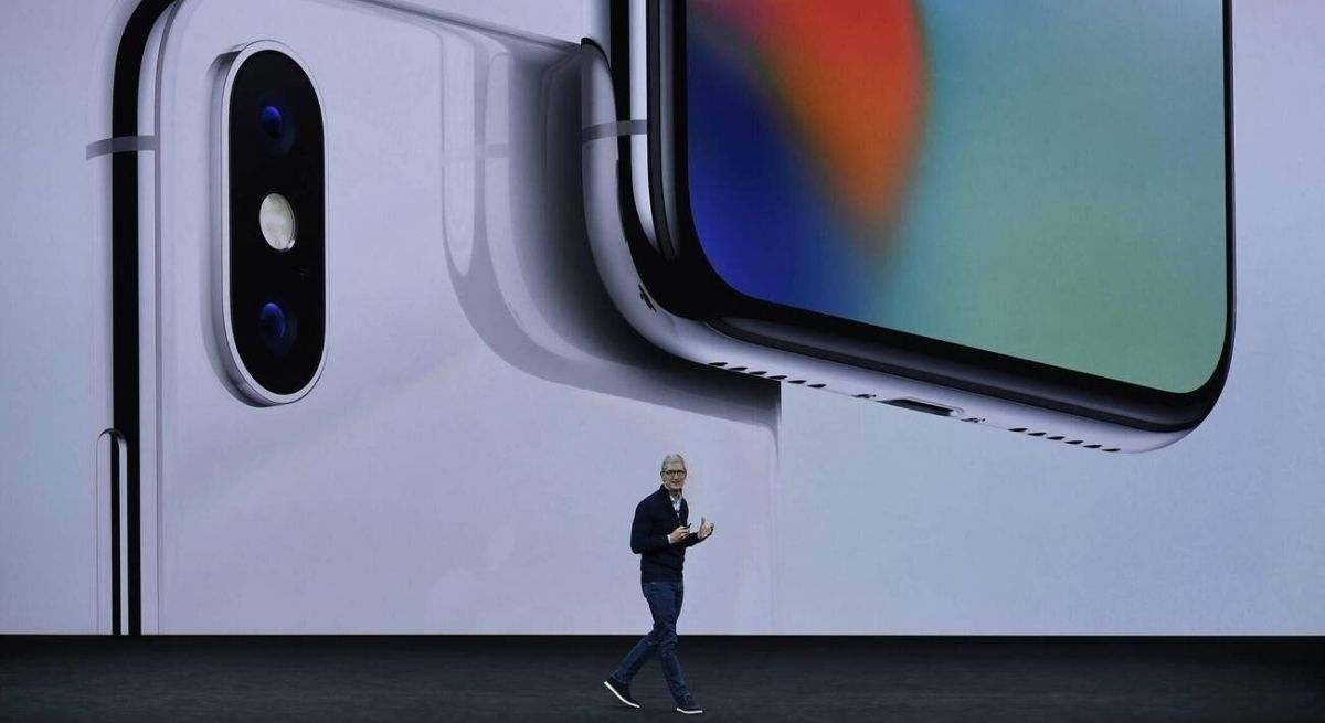 Tim Cook presentado el iPhone