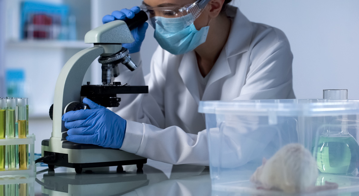 investigadora-cancer-recurso-dreamstime.jpg