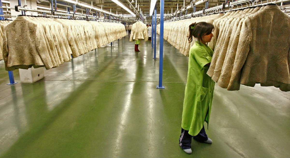fabrica-inditex-mujer-abrigos-reuters1200.jpg