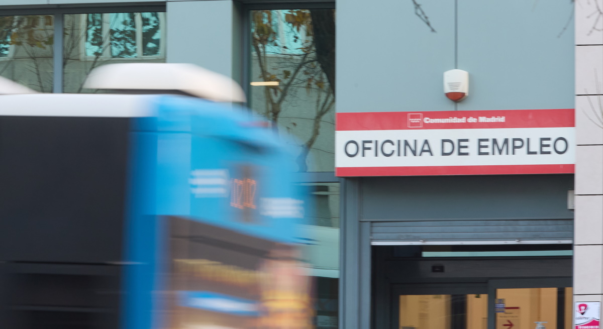 oficina-sepe-fachada-autobus-difuminado-ep.jpg