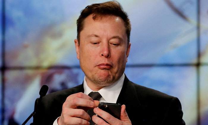 musk-elon-movil-reuters.jpg