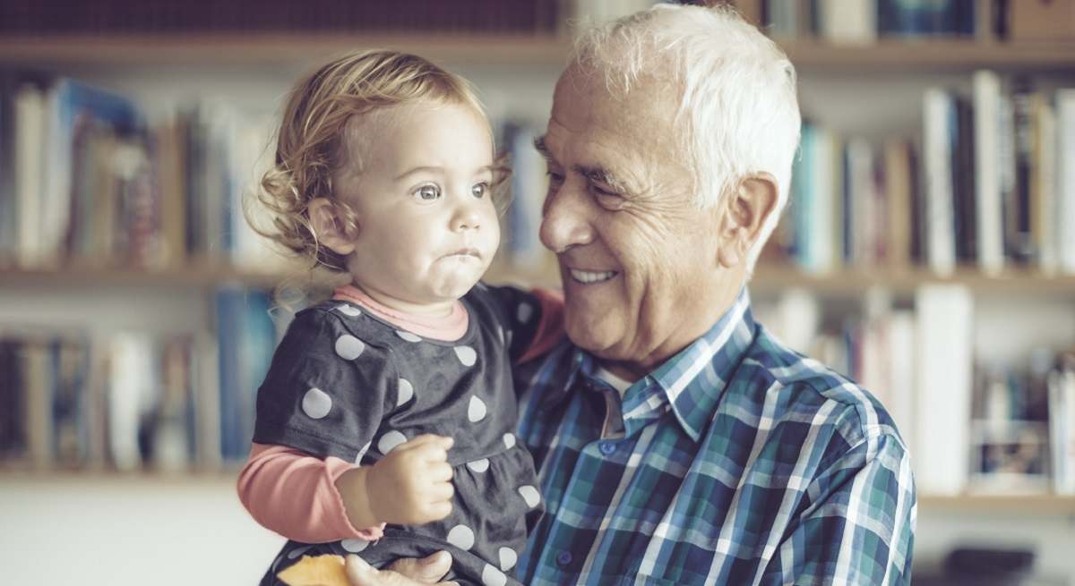Abuelo_con_nieta_Istock.jpg