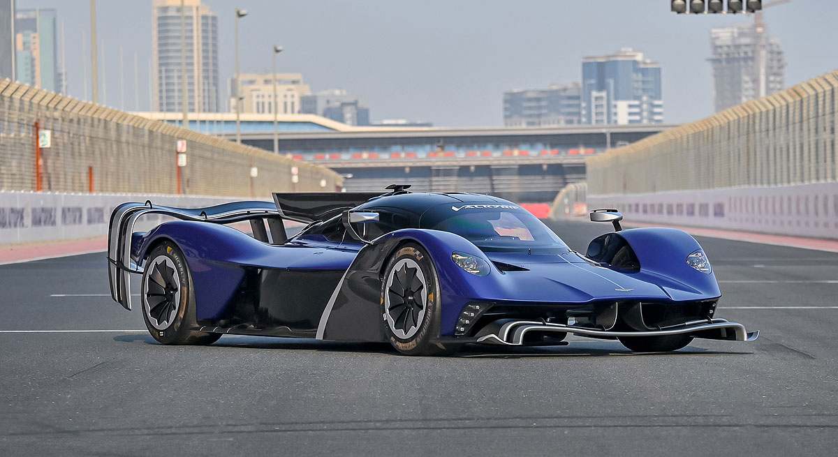 ASTON-MARTIN-VALKYRIE_05.jpg