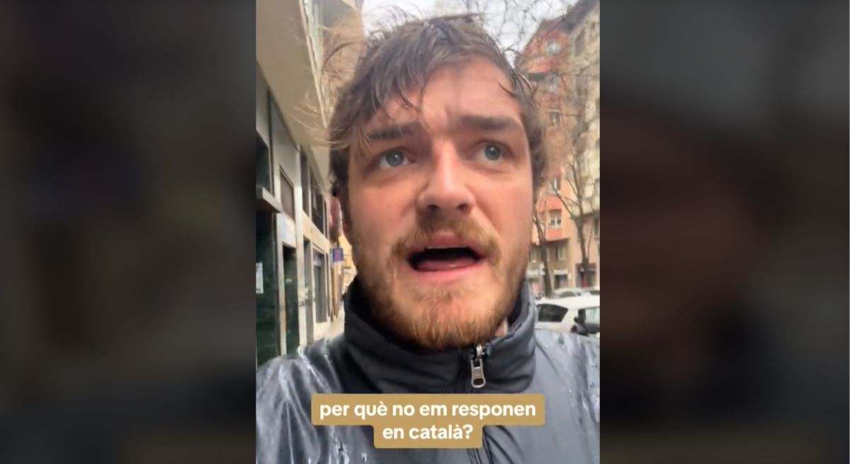 Un creador de contenidos con la boca abierta