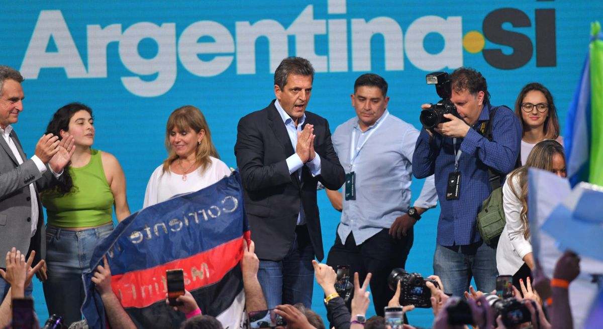 Sergio Massa gana la primera vuelta argentina con un 36,5% de los votos