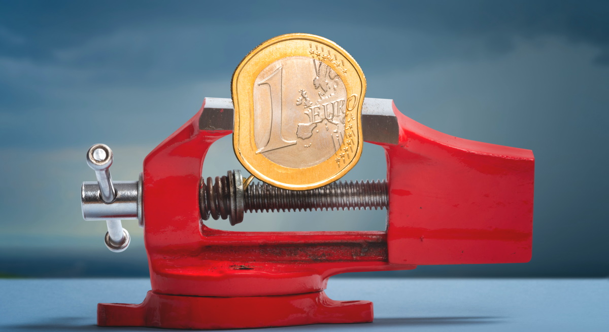 euro-aplastado-crisis.jpg