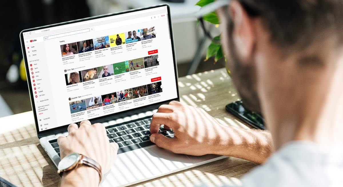 youtube-ordenador-dreamstime.jpg