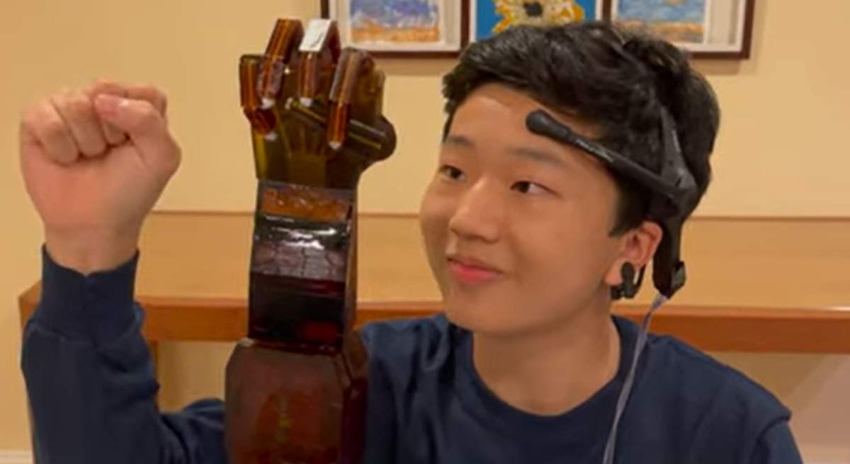 brazo-robotico.jpg