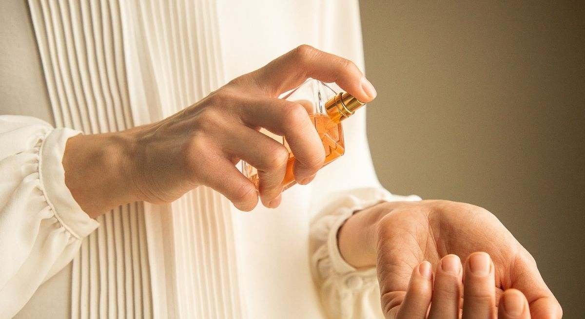 perfume----1200---.jpg