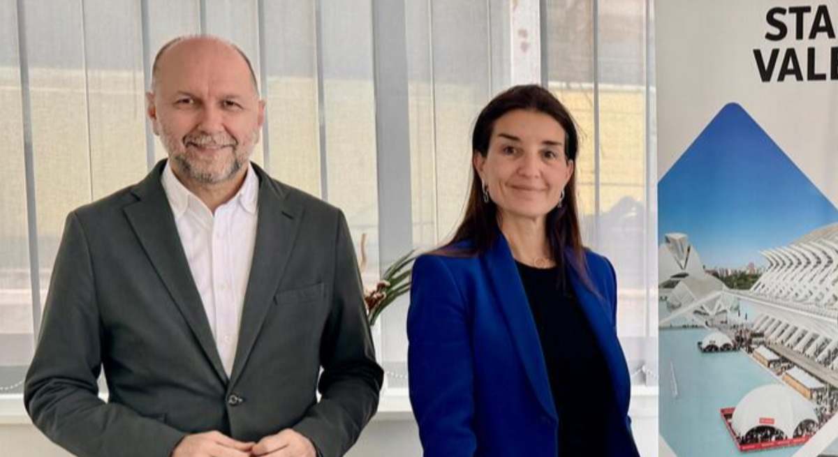 Enrique Montes, director del IVF, y la consellera Ruth Merino.