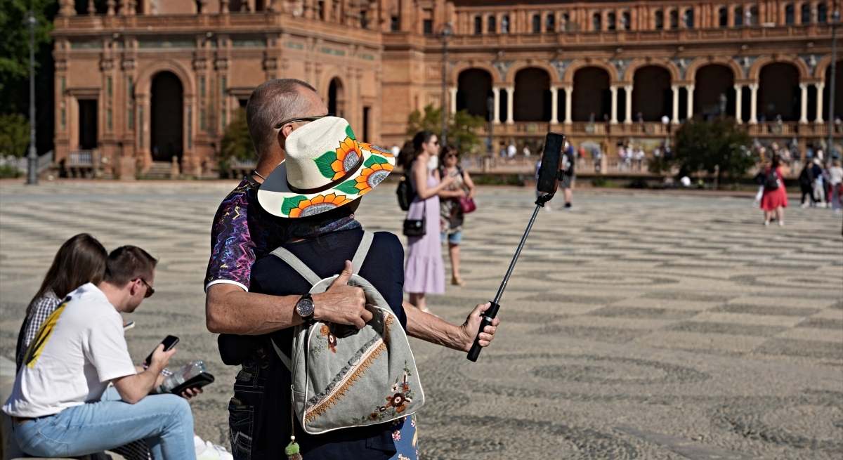 Turistas en la Plaza de España de Sevilla / EP