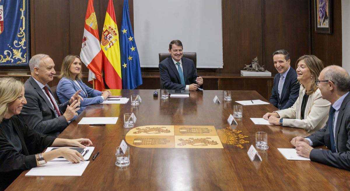 Mañueco con los rectores de las universidades públicas
