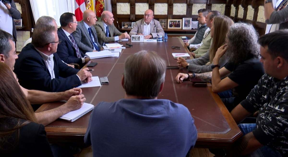 Reunión Junta, Ayuntamiento y Comité de empresa por cierra Bimbo en Valladolid