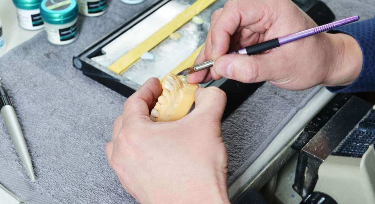 Creación de dientes en un laboratorio