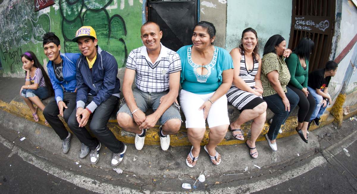 venezolanos-petare-dreamstime.jpg