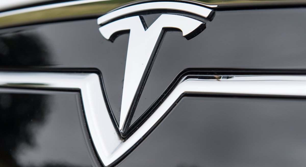 El logo de Tesla / EP