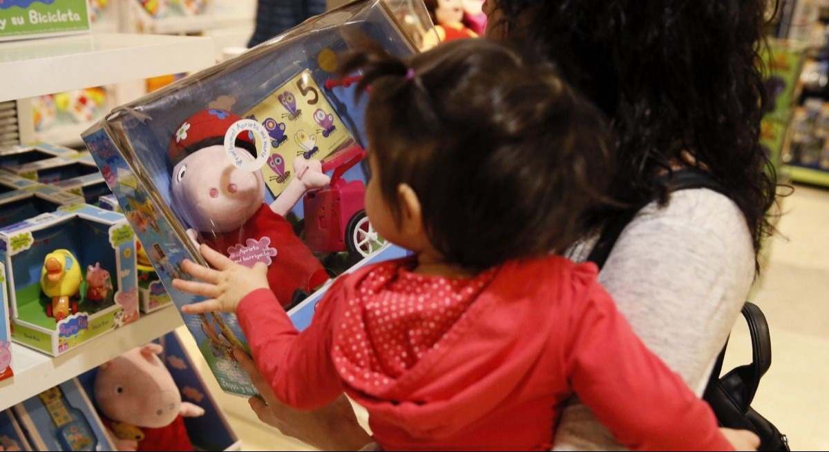 Mujer con un niño