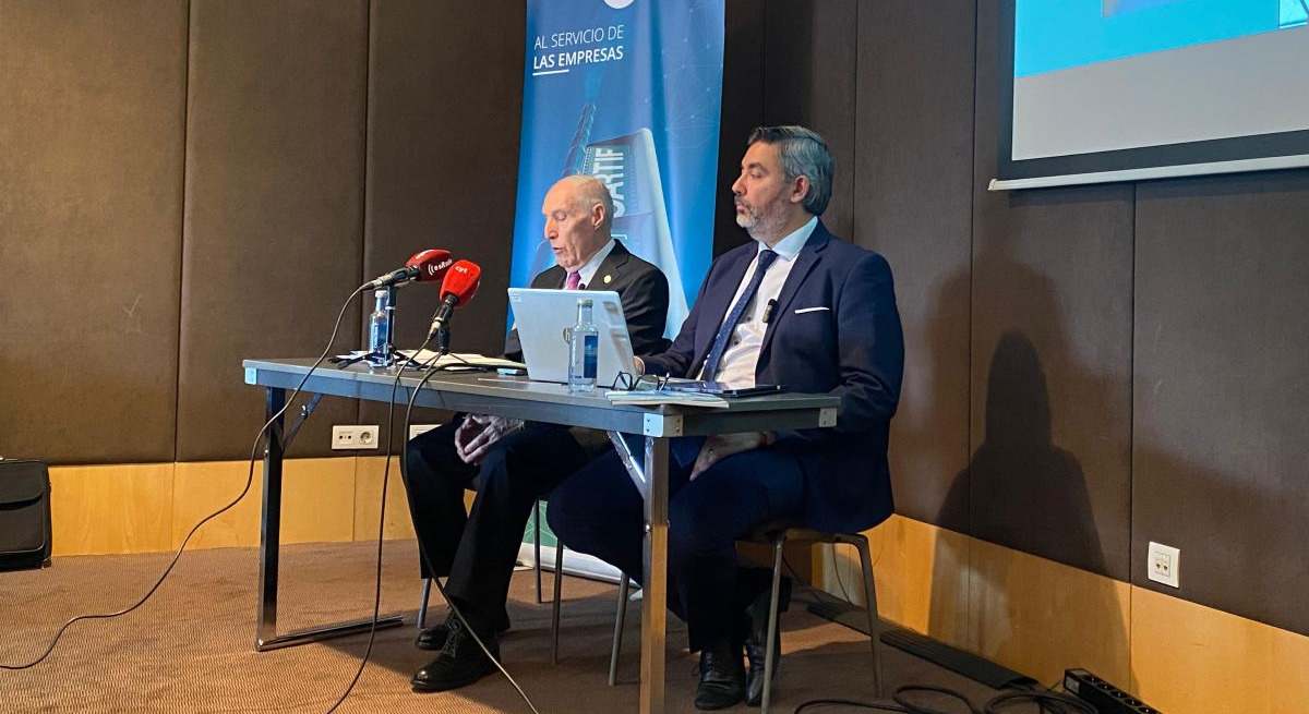 José R. Perán, director general de Cartif, con el subdirector general Sergio Sanz