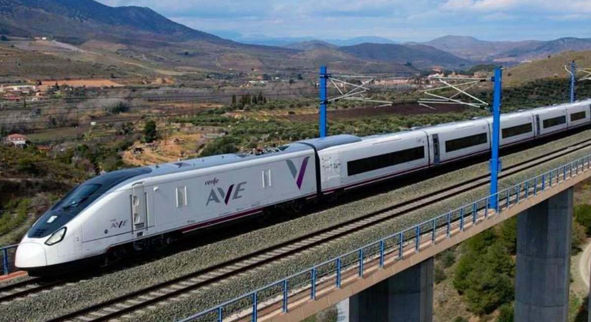El AVE en trayecto Madrid- Galicia contará con más plazas.