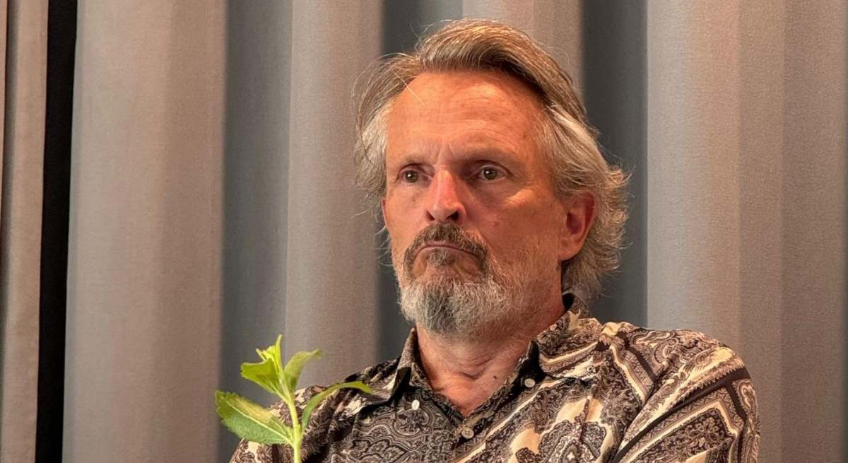 Otra batalla judicial más para Miguel Bosé: la Conselleria balear de Salud expedienta a los organizadores de su último acto negacionista