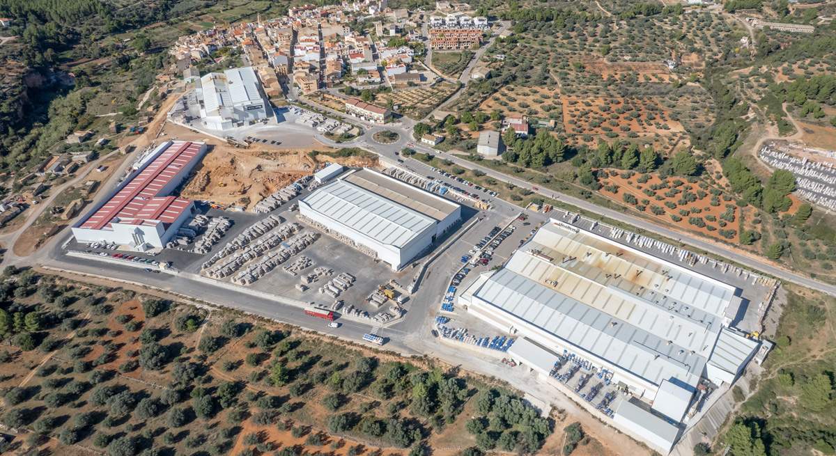 Imagen-Foto-dron-PLANTAS-EQUIPE-desde-F1A-uno-1.jpg