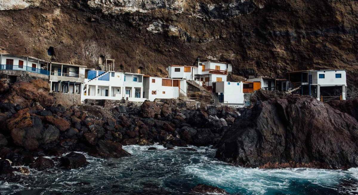 pueblo-espana-dentro-de-cueva-holaislascanarias.jpg