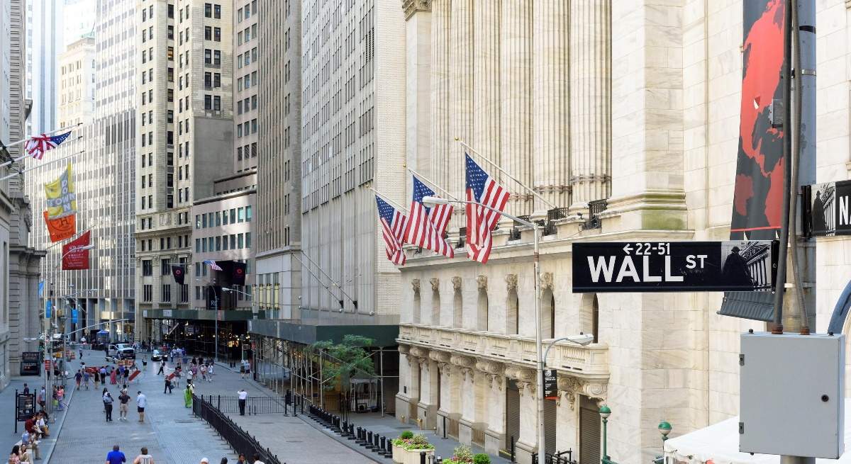 wall-street-alamy.jpg