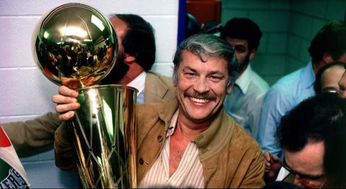 Jerry_Buss_Lakers.jpg