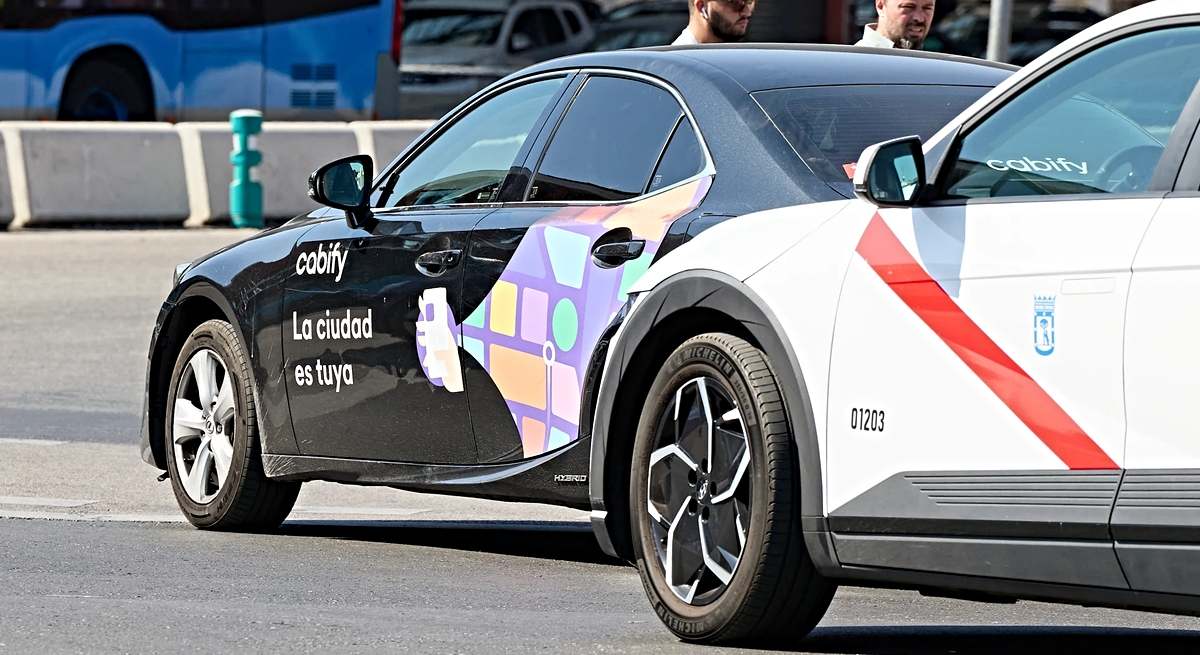Un taxi y un VTC