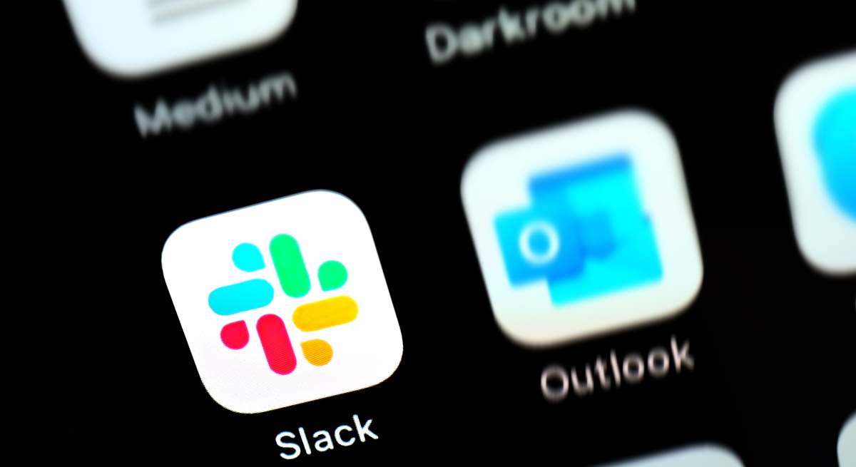 slack-outlook-dreamstime.jpg